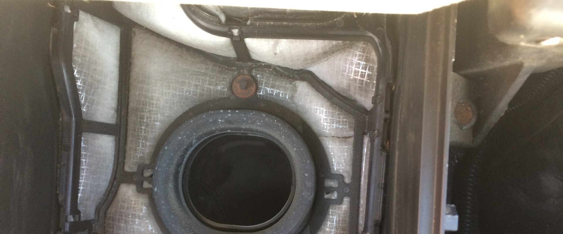What Does an Air Filter Housing Do in a Car?
